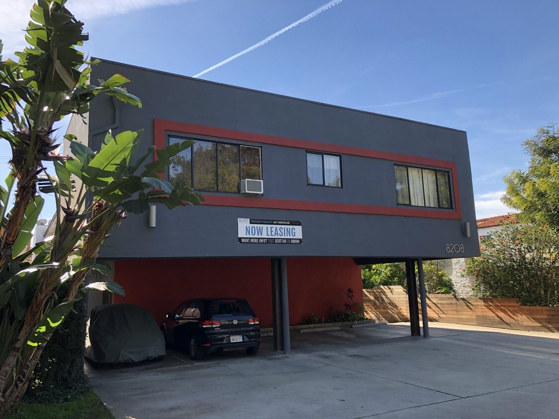 Foto del edificio - 8208 Norton Ave