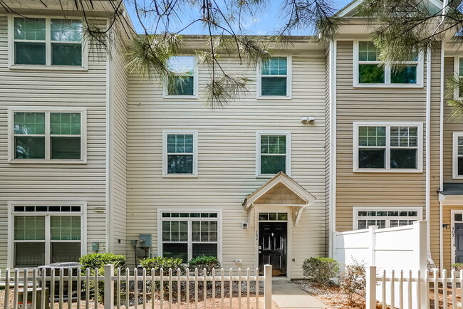 Building Photo - 311 Gilman Ln