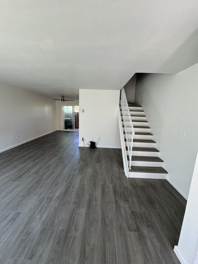 Foto del edificio - 1434 Hilltop Dr