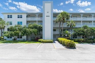 Building Photo - 3002 Portofino Isle