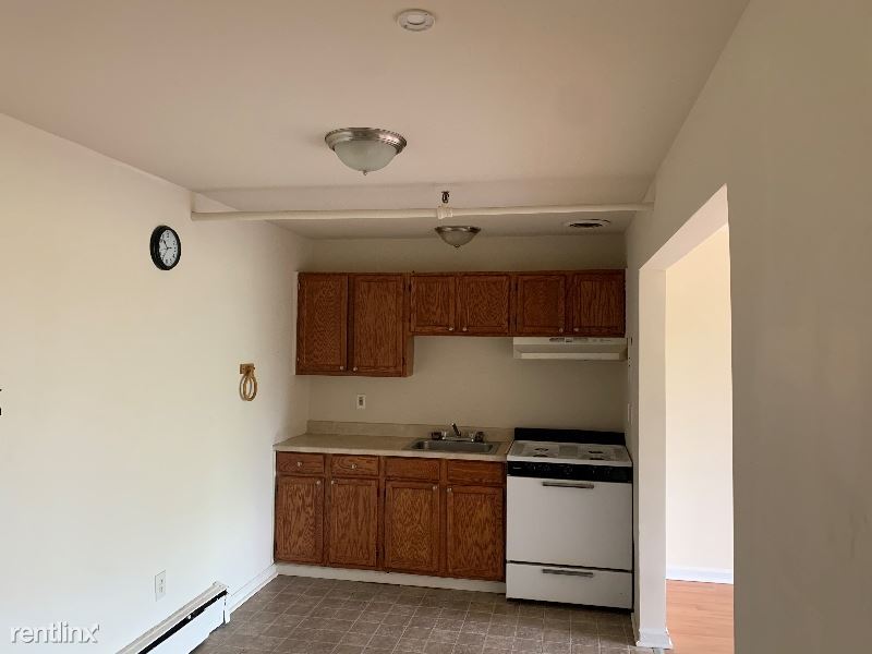 560560 Beachway Ave, Keansburg, NJ 07734 Room for Rent in Keansburg