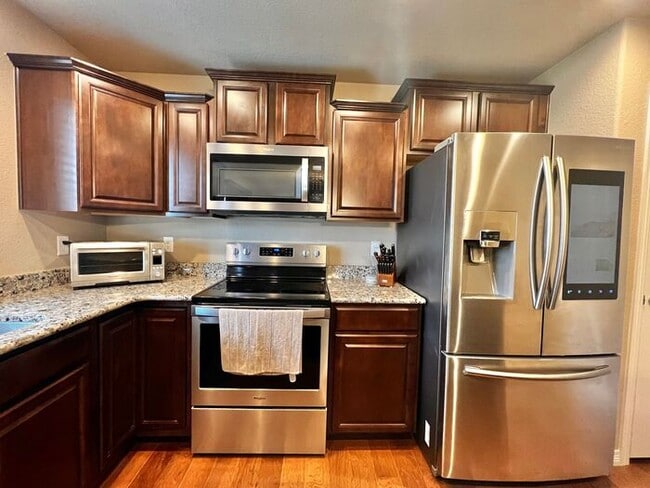 Foto del edificio - Beautiful 4 Bed, 2.5 Bath House in North W...