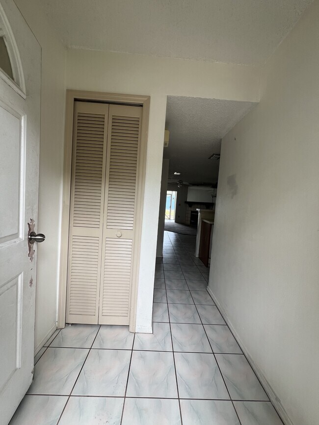 Building Photo - 3356 Fox Hunt Dr