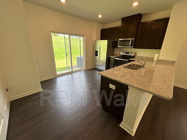 Building Photo - 3051 Spline Cir