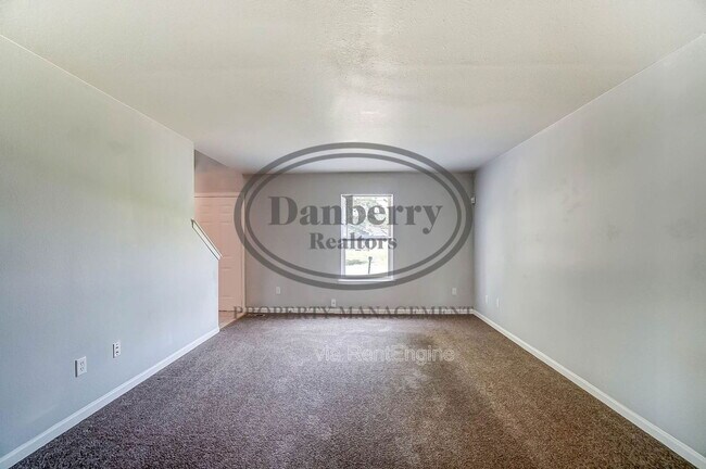 Foto del edificio - 3733 Willow Run Dr