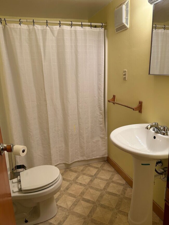 Foto del edificio - 3589 Bull Creek Rd