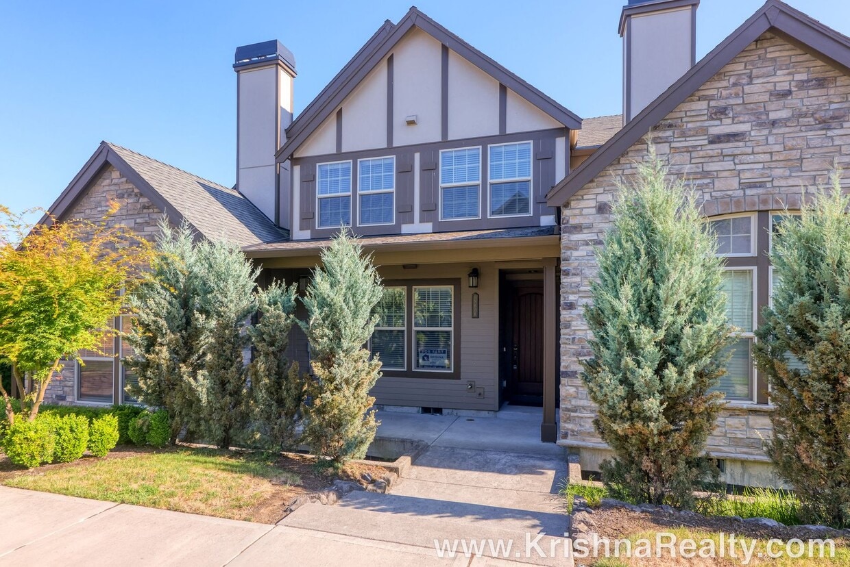 Primary Photo - Delightful 3 BD* 2.5 Bath* Townhome Locate...