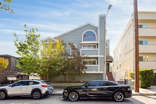 Building Photo - 4211 Arch Dr