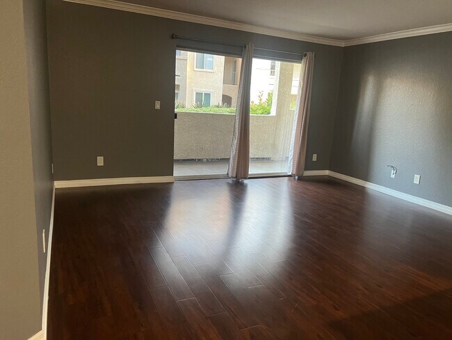 Building Photo - 2040 Las Colinas Cir