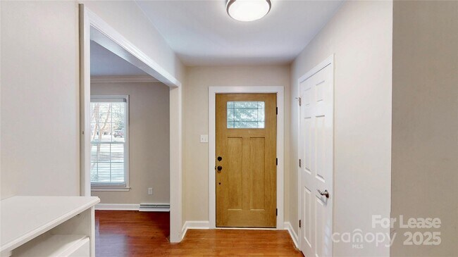 Foto del edificio - 2844 Goneaway Rd