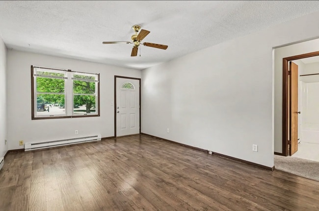 Building Photo - 1575 Pheasant Run
