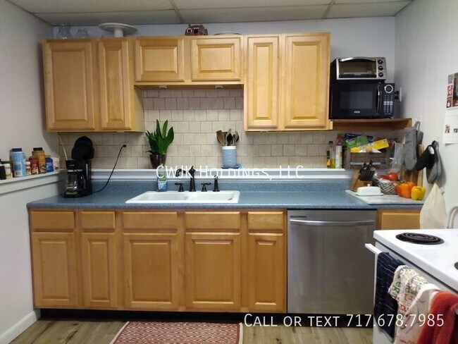 Building Photo - 2 Bedroom 1 Bath Apartment