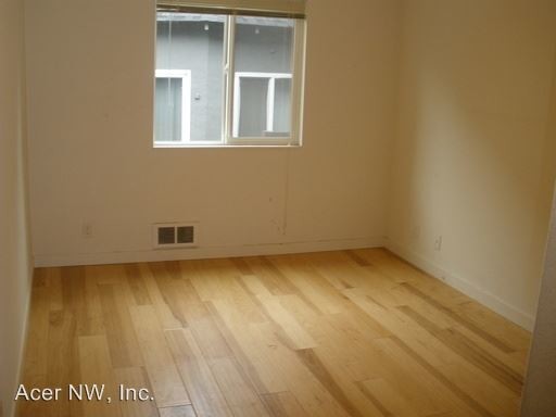 Building Photo - 1404 25th Ave
