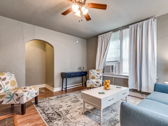 Espacio vital - 529 NW 32nd St