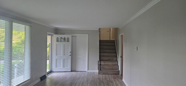 Foto del edificio - 647 Shipp Ln