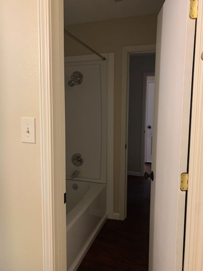 Building Photo - 2/1.5 Fenced yard, pet friendly, PHISD