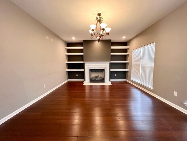 Foto del edificio - 6 Bed 4 Bath in West End