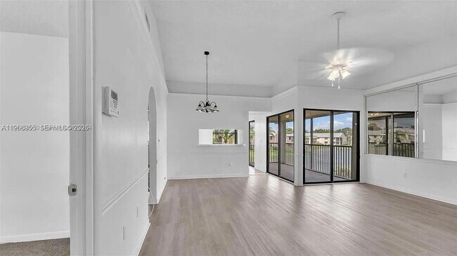 Foto del edificio - 1280 S Franklin Ave