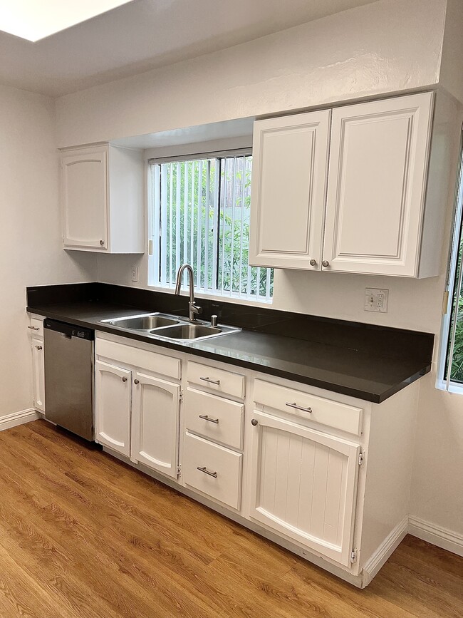 Building Photo - The Brentana