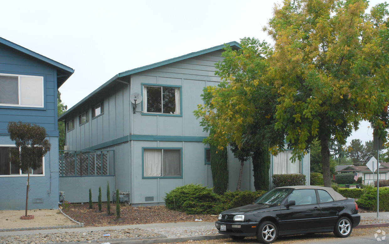Primary Photo - 1641 Merrill
