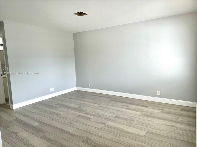 Building Photo - 4351 Riverside Dr