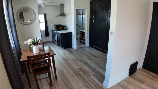 Foto del edificio - 1420 E 9th St