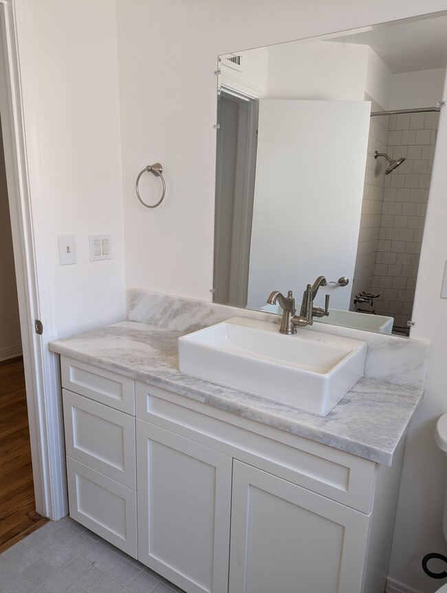 Building Photo - 5836 Wish Ave