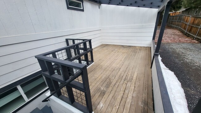 Foto del edificio - 1460 NW Newport Ave