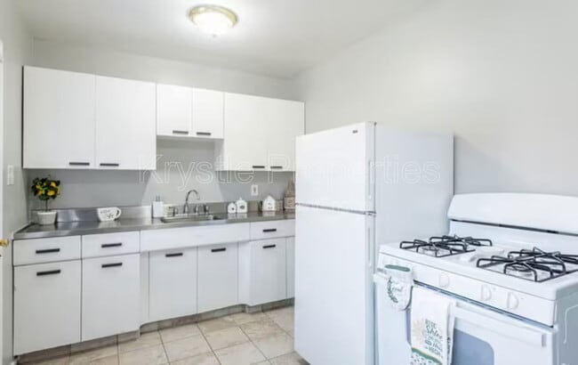 Photo - 2044 Red Robin Ln House