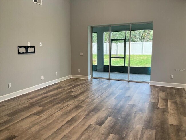 Foto del edificio - 1085 Lakeside Estates Dr