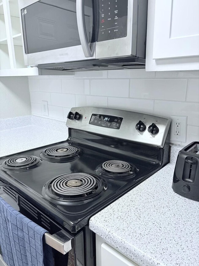 Foto del edificio - 111 W William Cannon Dr