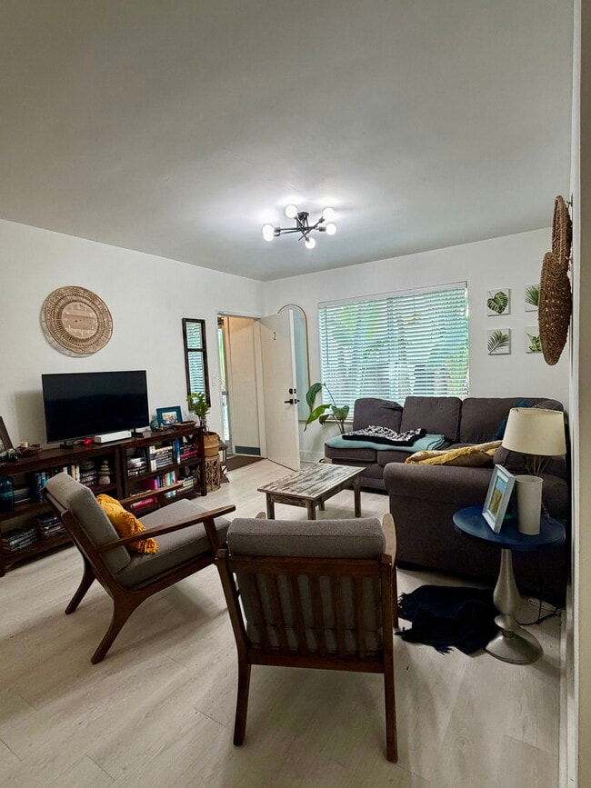 Foto del edificio - 1198 Marseille Dr