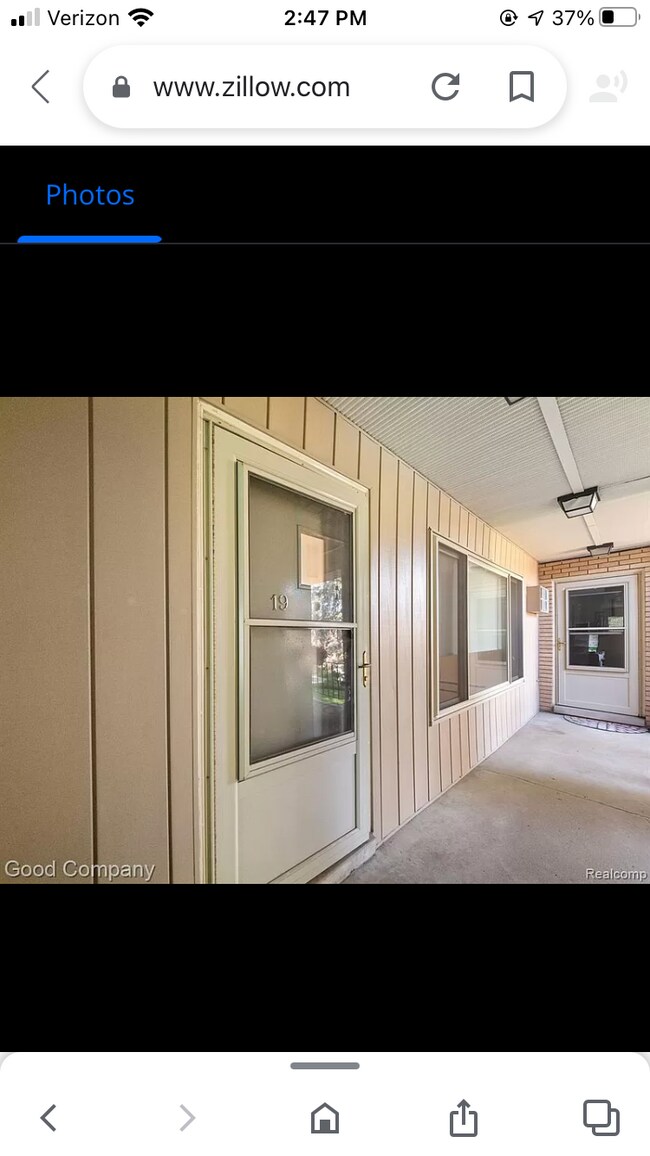 Foto del edificio - 2655 E Maple Rd