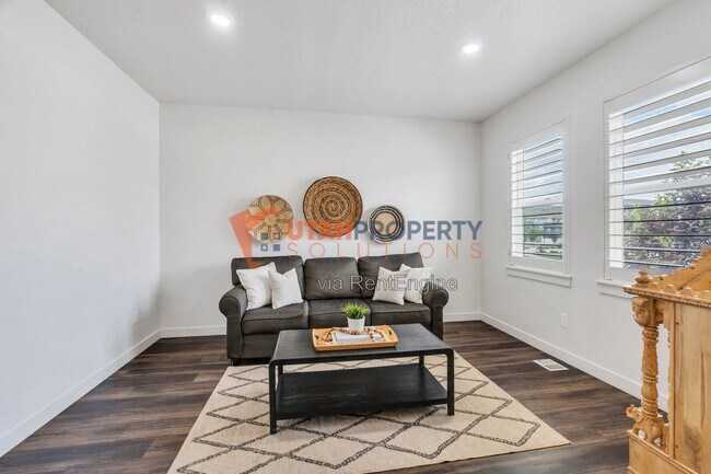 Foto del edificio - 213 W Prickly Pear Dr