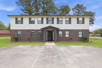 Building Photo - 100 Ravenwood Dr