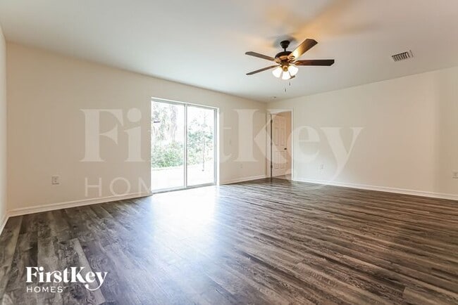 Building Photo - 2275 Tamarind Street