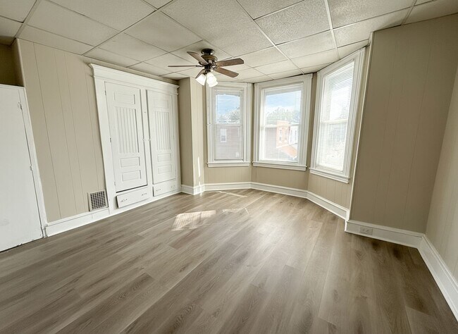 Photo - 1420 N Conestoga St House