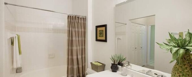 Building Photo - 3 bedroom in Stafford TX 77477