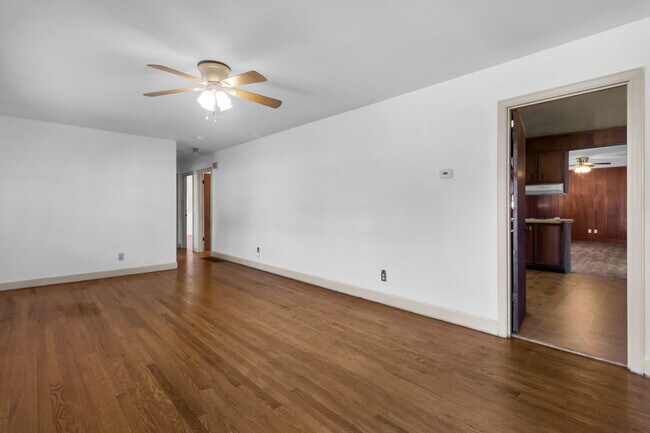 Foto del edificio - 2307 Woodland Ave