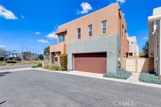 Building Photo - 800 Beacon