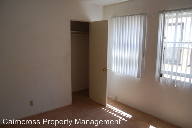 Building Photo - 1057 Turquoise St