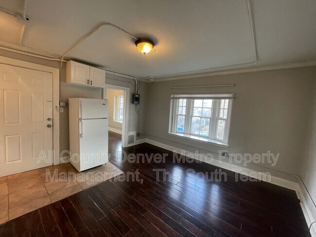 Building Photo - 1215 E 14th Ave