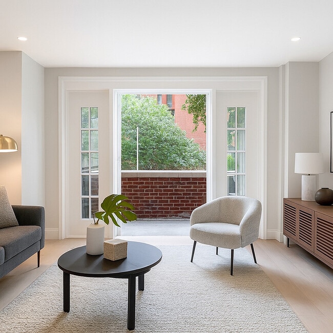 Living Space w/ Balcony - 1500 Pine