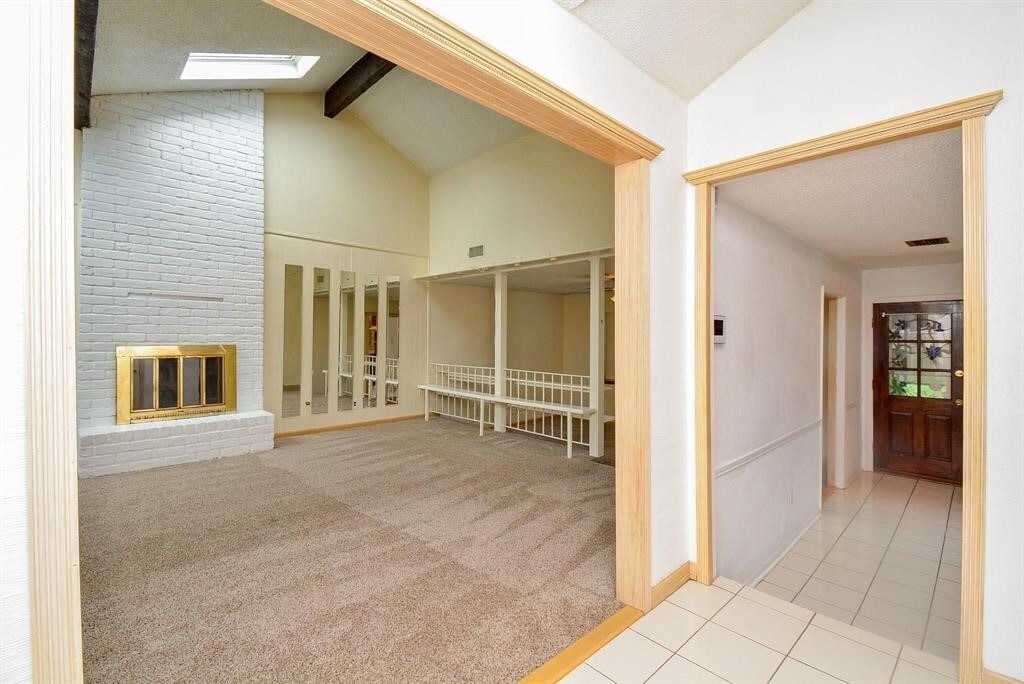 Building Photo - 2235 Quail Valley E Dr