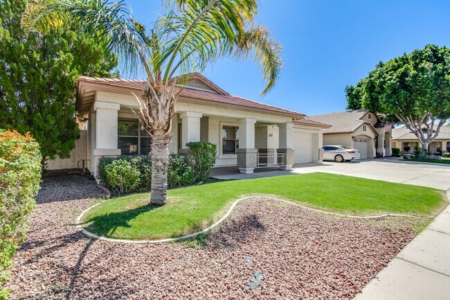 Foto del edificio - GORGEOUS home in the highly desired Arrowhead Ranch
