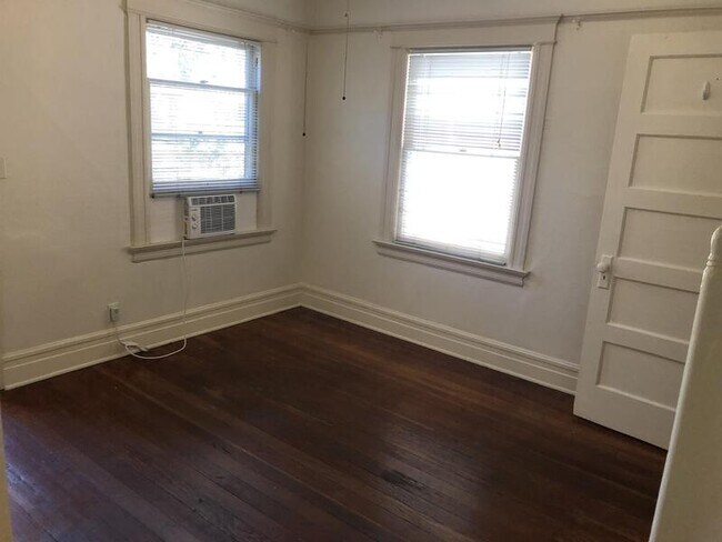 Foto del edificio - 705 W 23rd St