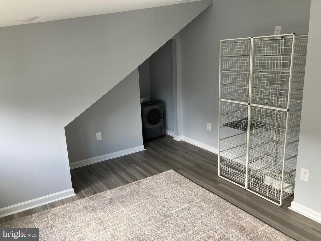 118 E Clinton Ave, Oaklyn, NJ 08107 Room for Rent in Oaklyn, NJ