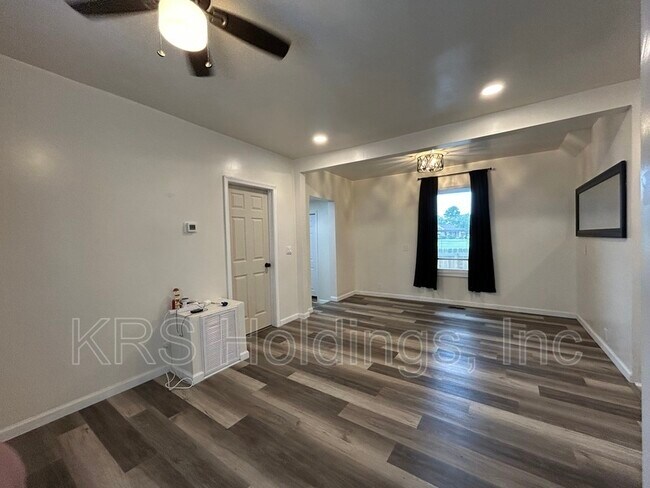 Foto del edificio - 1112 Hoover Ave