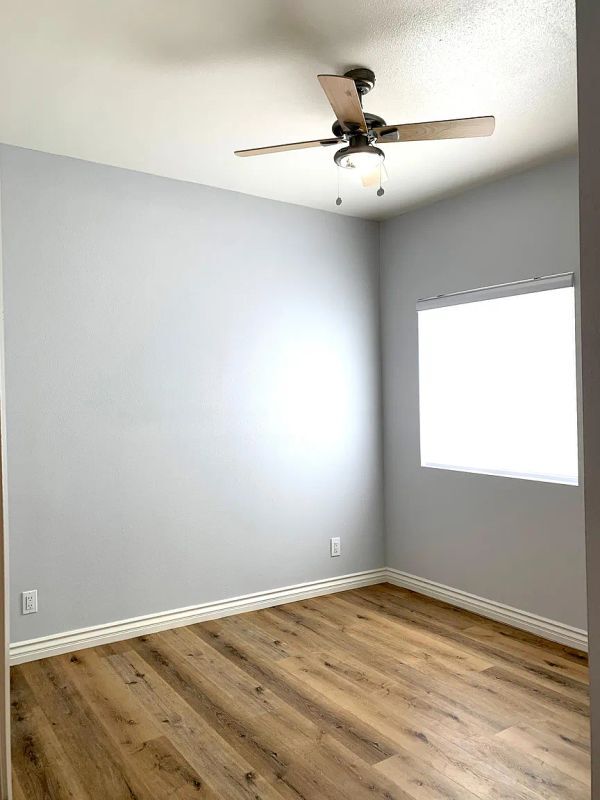 Foto del edificio - 1479 W Roberta Ave