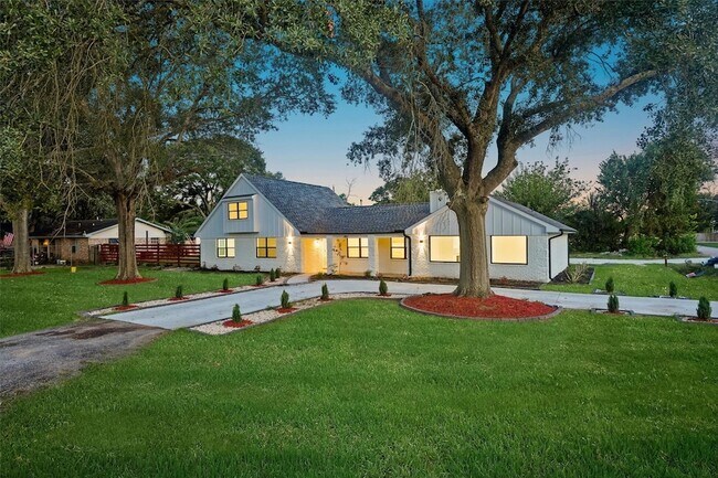 Foto del edificio - 8102 Gulick Ln